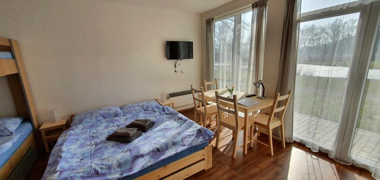 Penzion Amfik Bukovina Popovice  Dış mekan fotoğraf