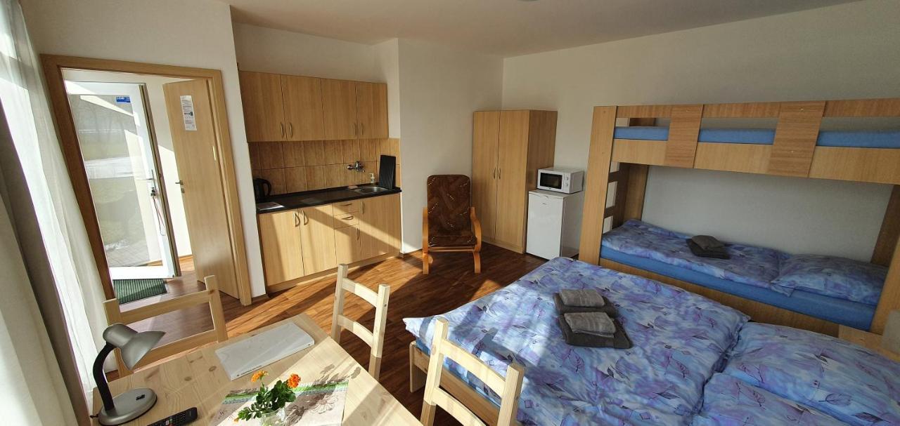 Penzion Amfik Bukovina Popovice  Dış mekan fotoğraf