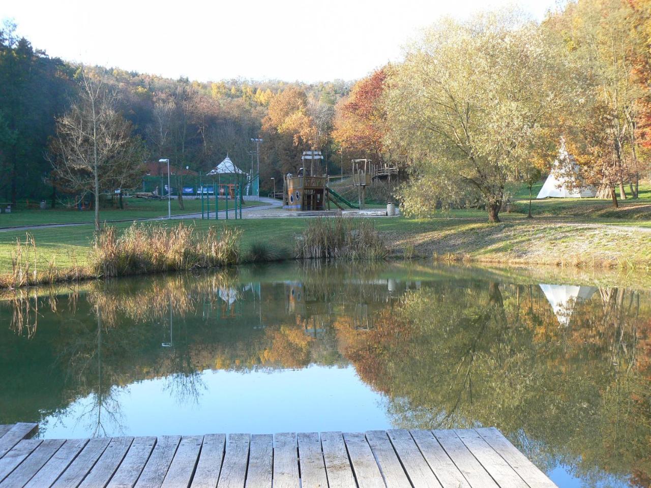 Penzion Amfik Bukovina Popovice  Dış mekan fotoğraf