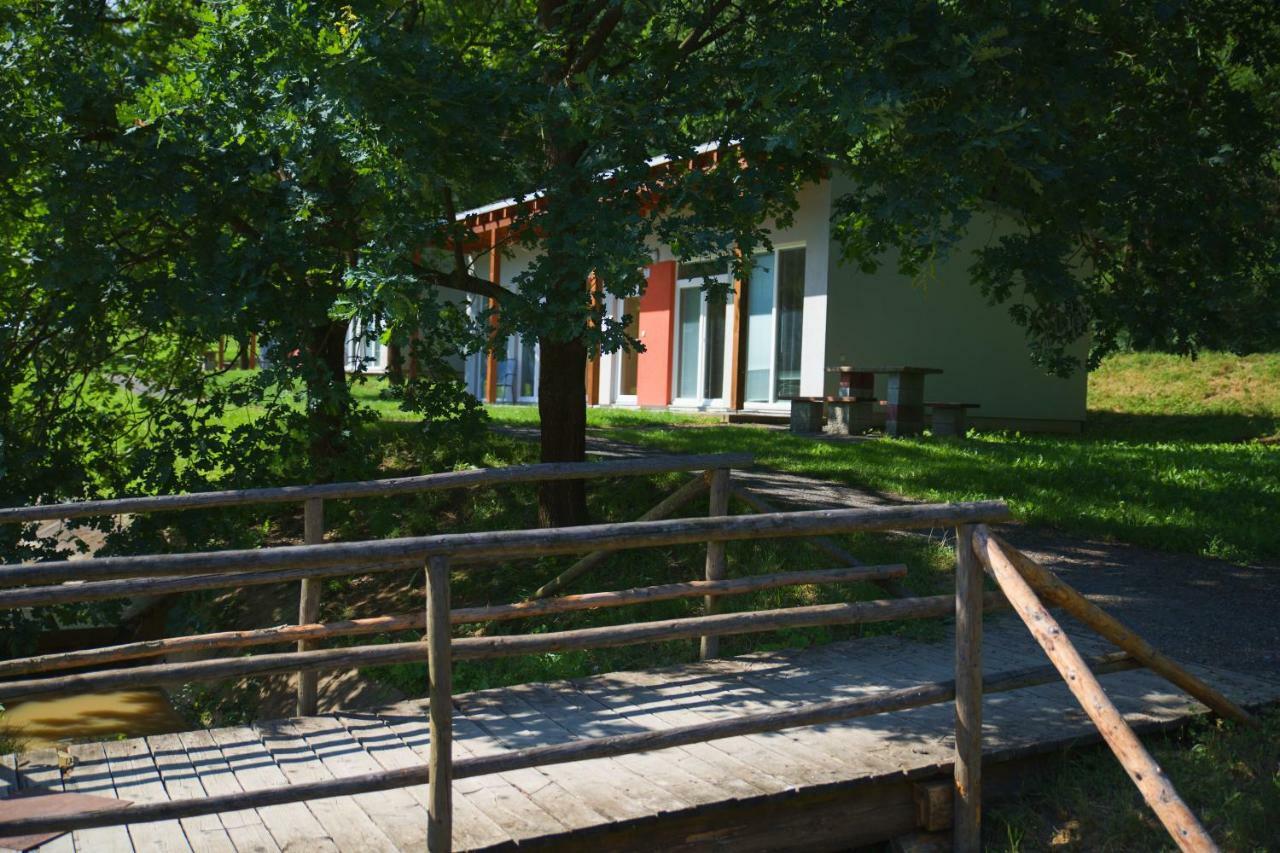 Penzion Amfik Bukovina Popovice  Dış mekan fotoğraf